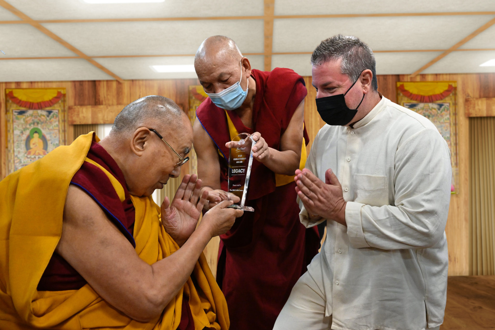 Bryan-and-the-Dalai-Lama_2-copy-2048x1366